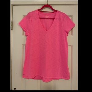 Lilly Pulitzer Etta Top V-neck Slub Jersey Tee in Pink Isle Size L